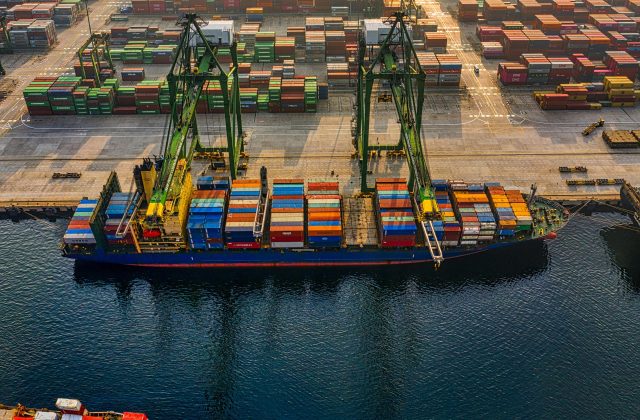 pexels-tomfisk-3856433